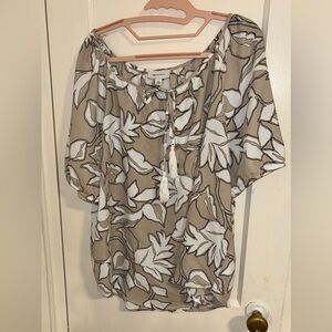 Croft&Barrow Women's Green and White Floral Blouse